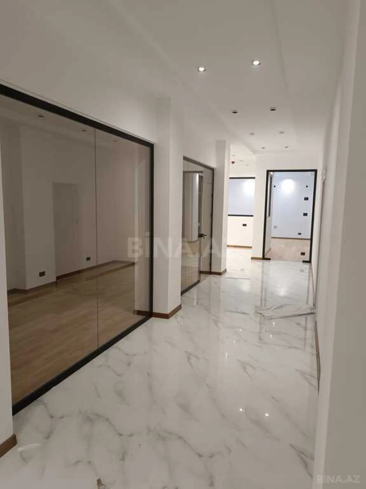 Satılır obyekt 265 m²