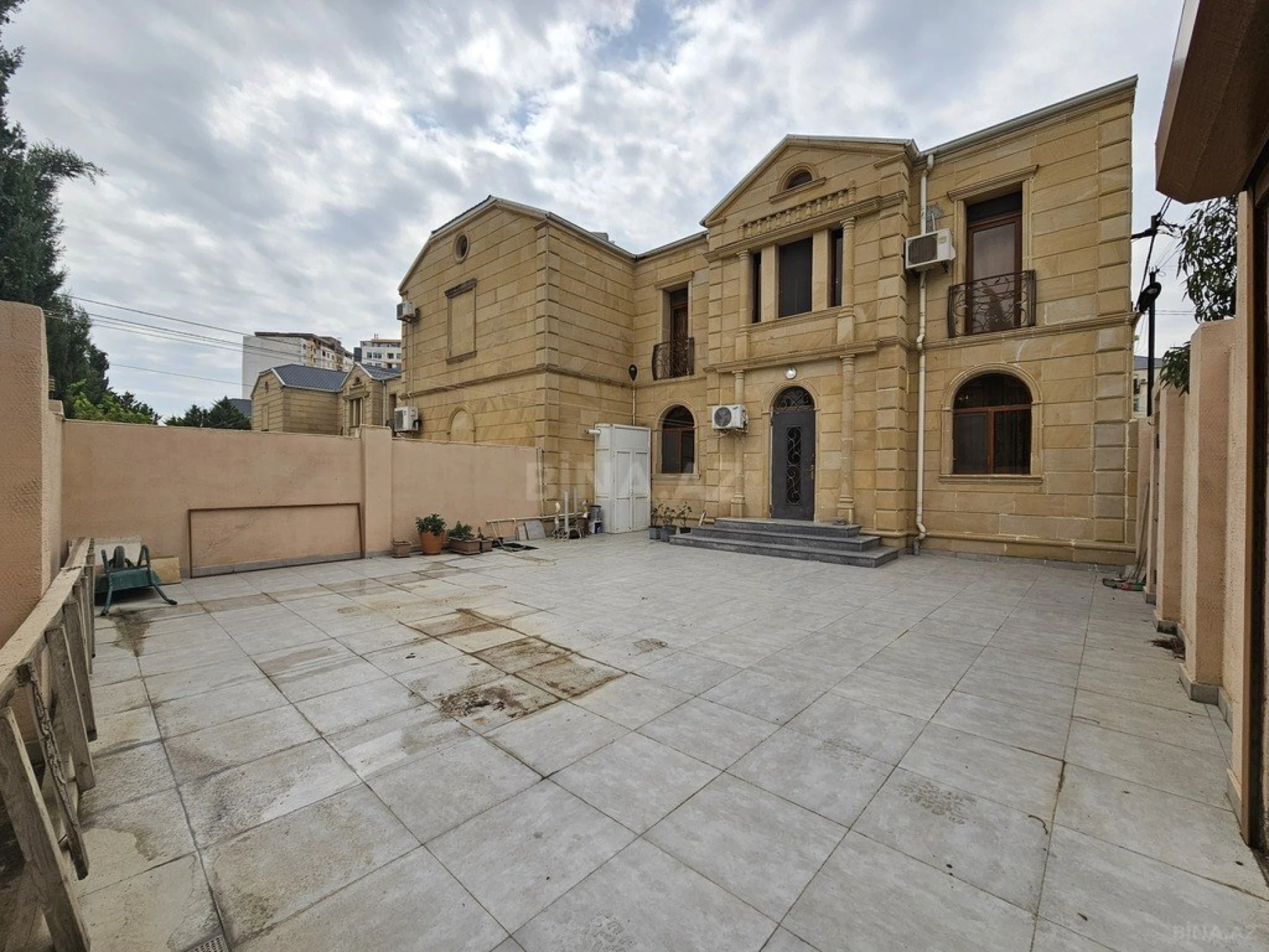 Satılır 4 otaqlı həyət evi 150 m²