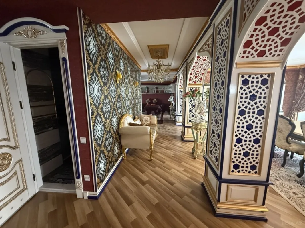 Satılır 8 otaqlı mənzil 361 m²