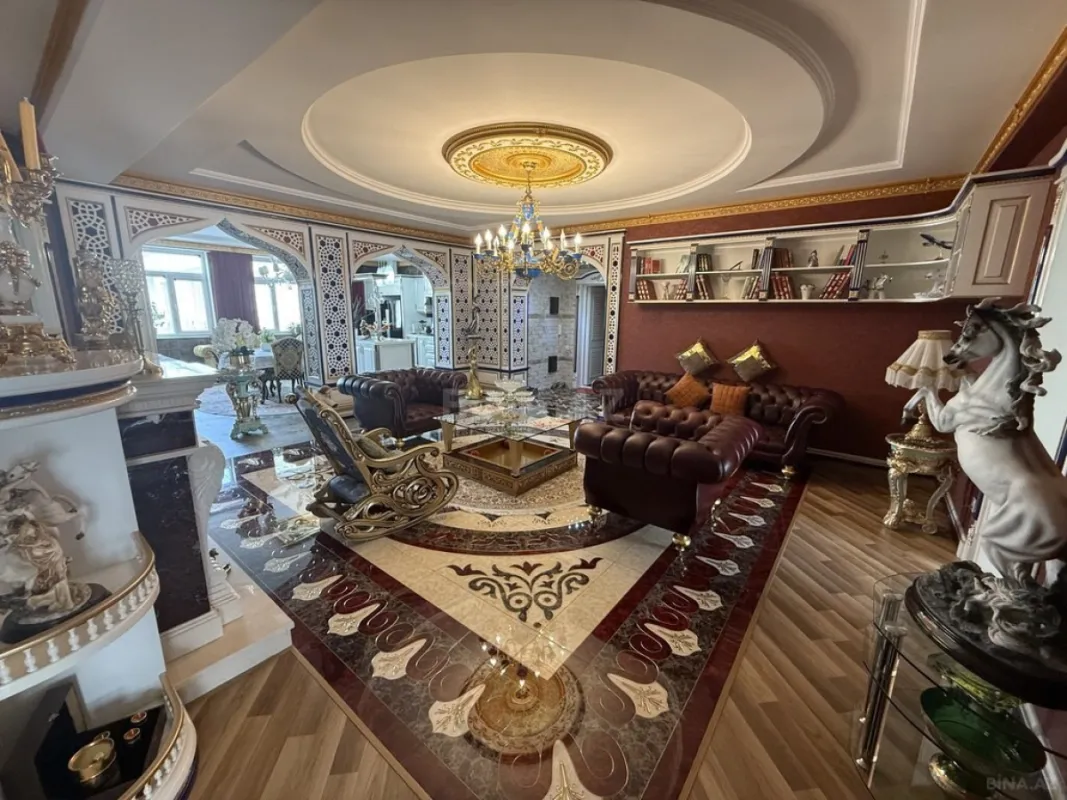 Satılır 8 otaqlı mənzil 361 m²