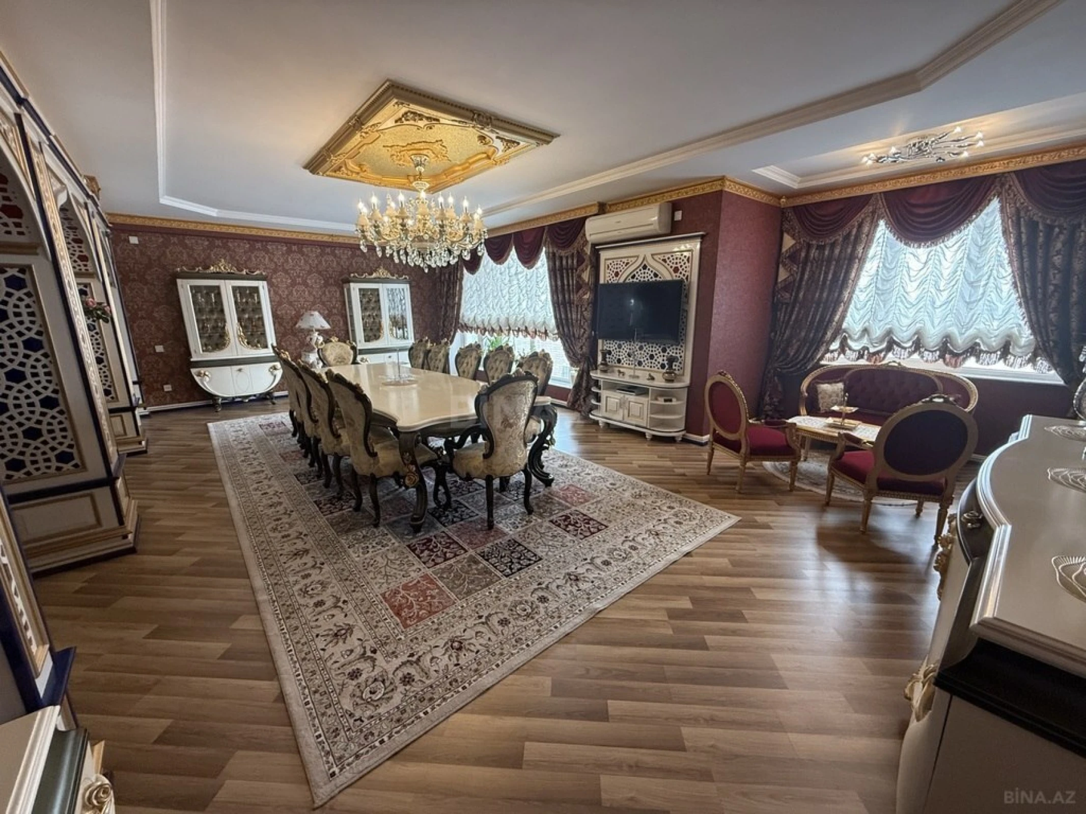 Satılır 8 otaqlı mənzil 361 m²
