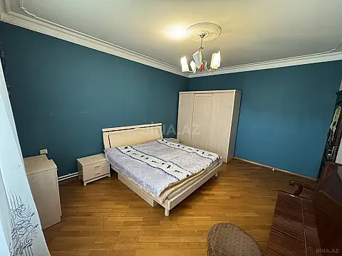 Satılır 4 otaqlı mənzil 176 m²