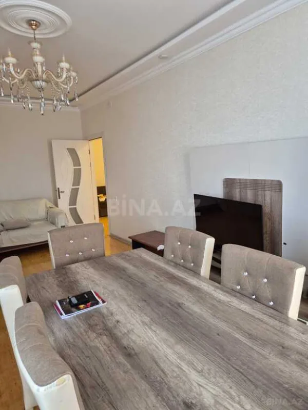 Satılır 2 otaqlı mənzil 85 m²