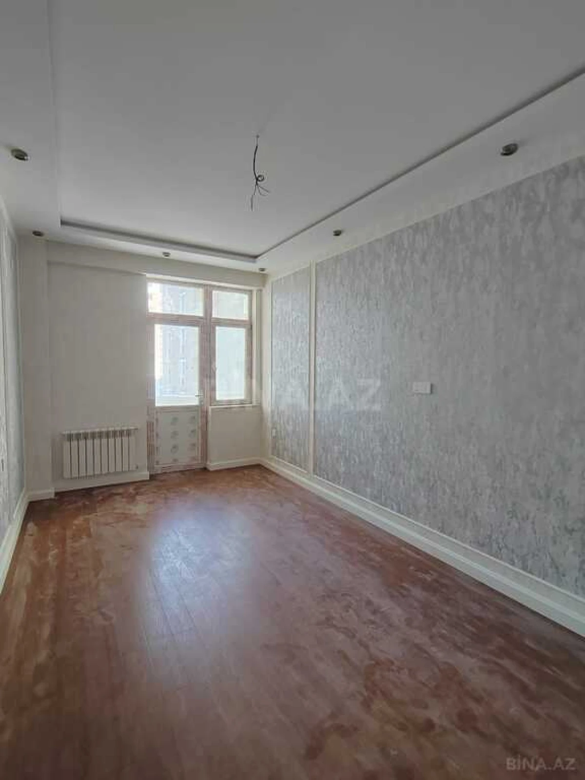 Satılır 3 otaqlı mənzil 138 m²