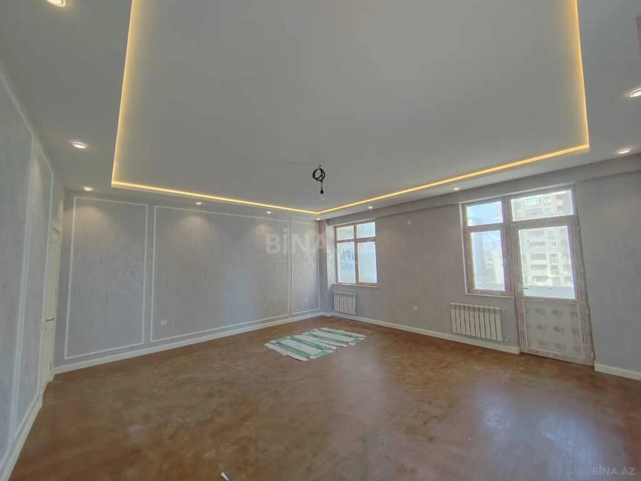 Satılır 3 otaqlı mənzil 138 m²