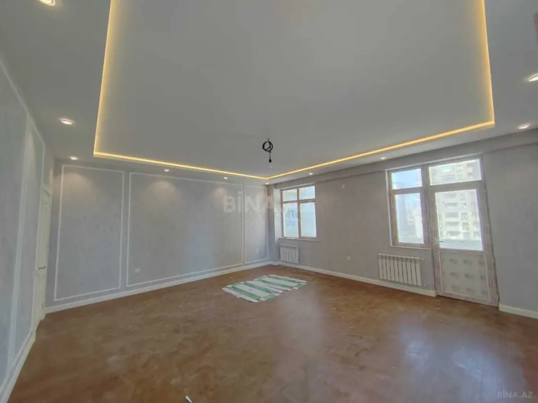 Satılır 3 otaqlı mənzil 138 m²