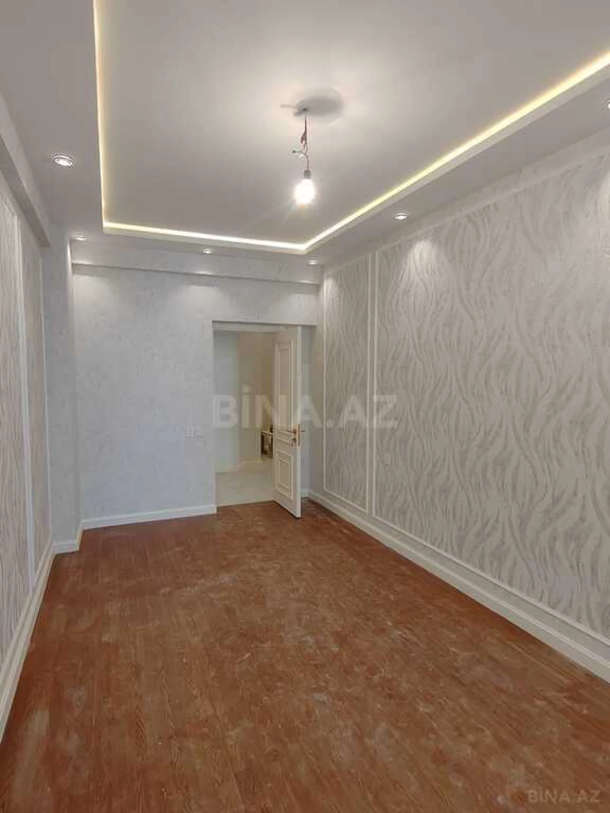 Satılır 3 otaqlı mənzil 138 m²