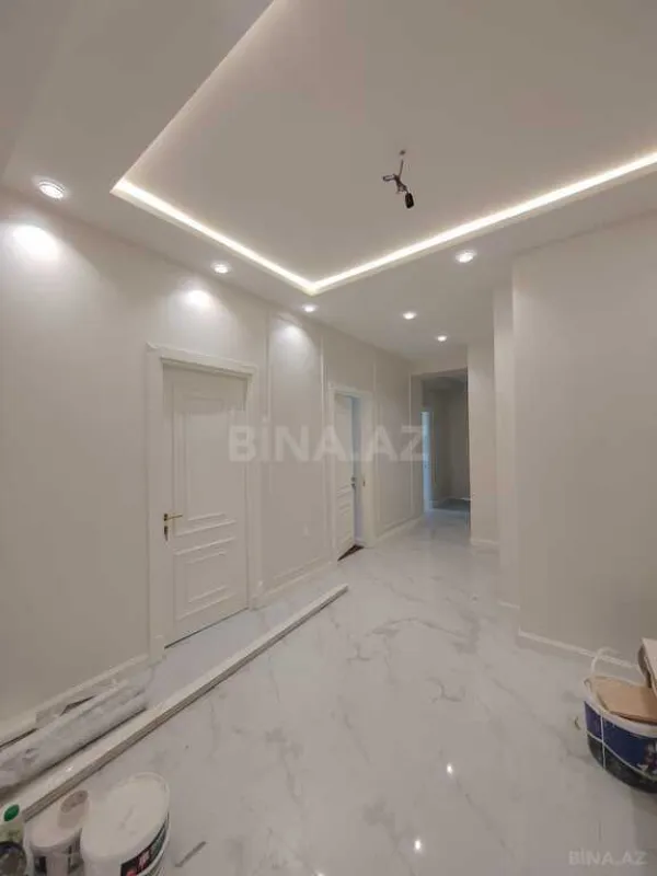 Satılır 3 otaqlı mənzil 138 m²