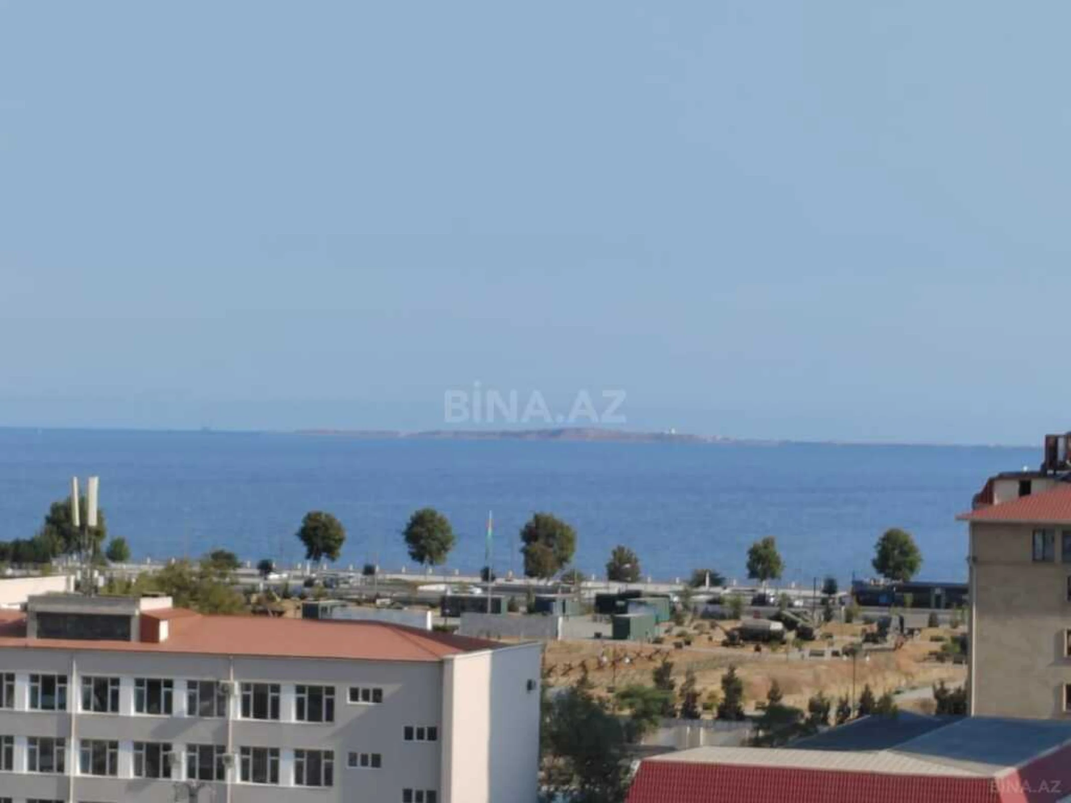 Satılır 3 otaqlı mənzil 138 m²