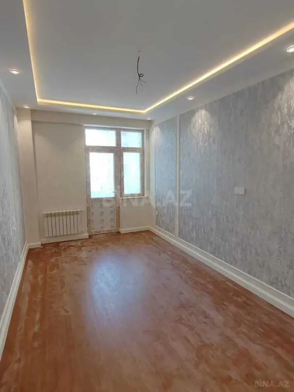 Satılır 3 otaqlı mənzil 138 m²