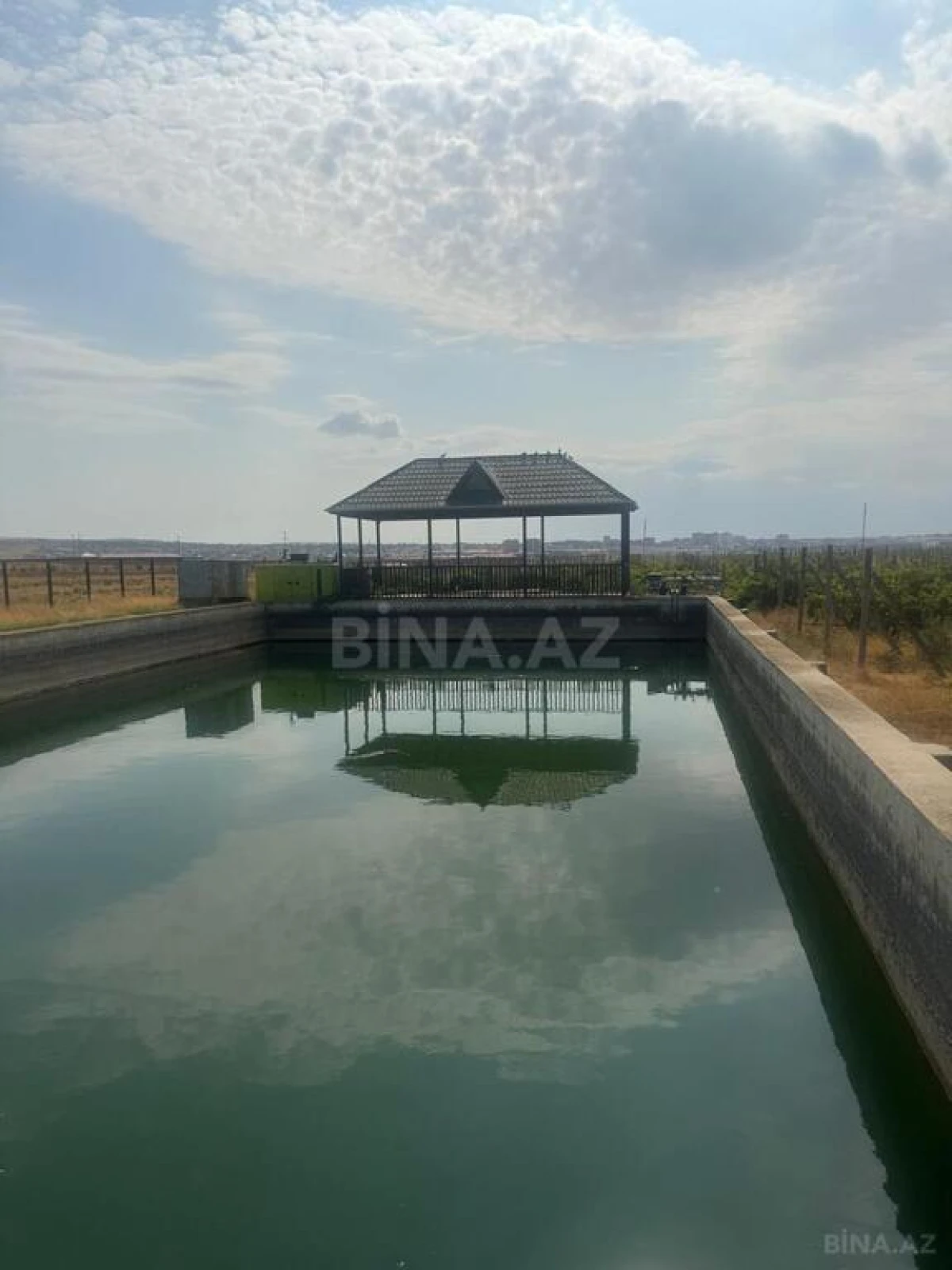 Satılır torpaq sahəsi 700 m²