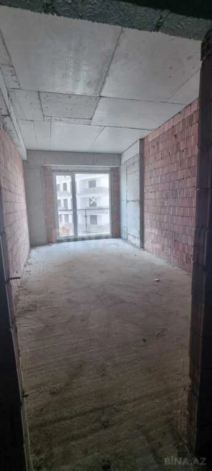 Satılır 3 otaqlı mənzil 110 m²