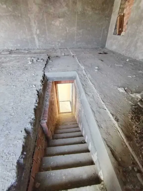 Satılır 5 otaqlı həyət evi 200 m²