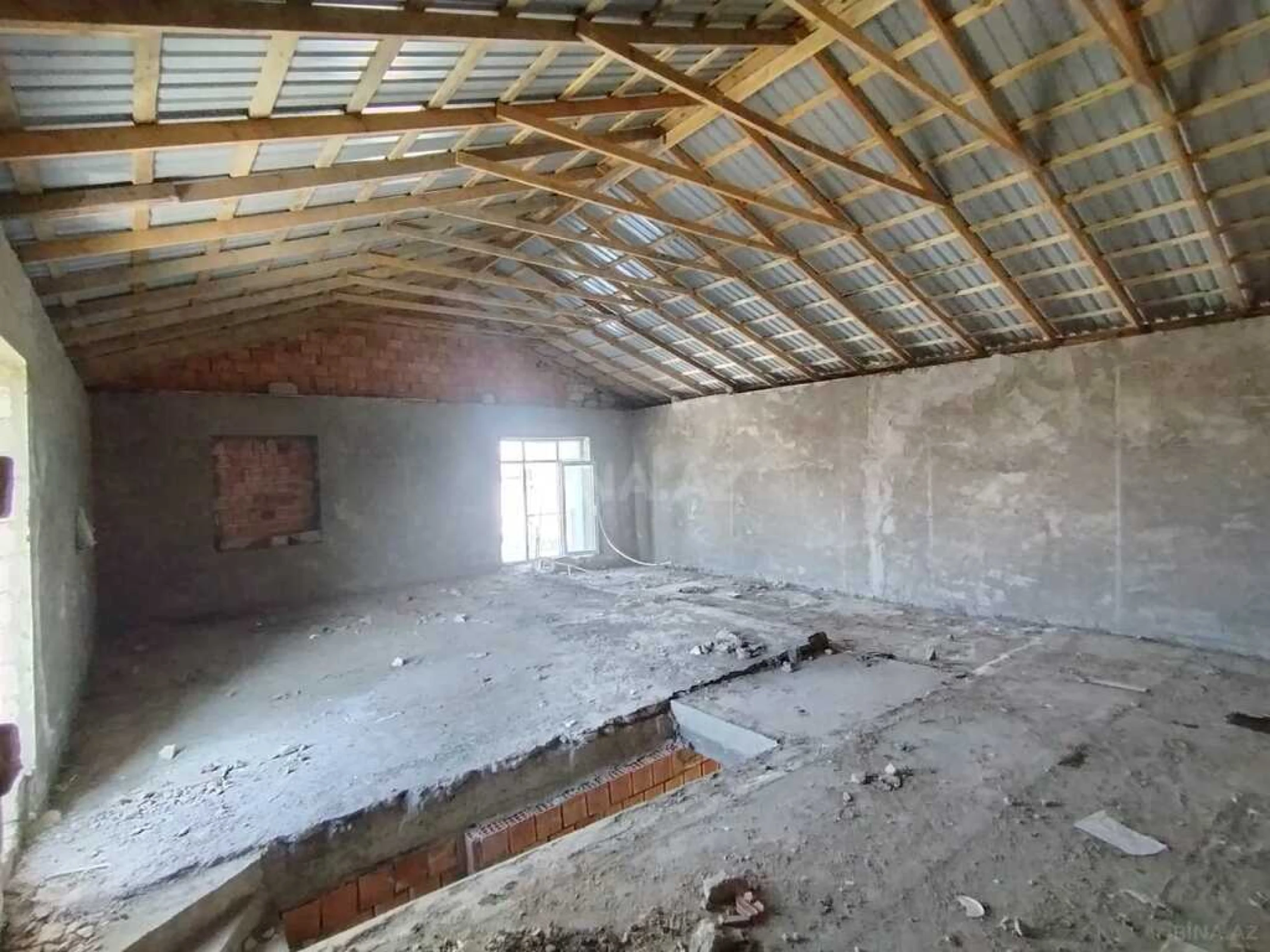 Satılır 5 otaqlı həyət evi 200 m²