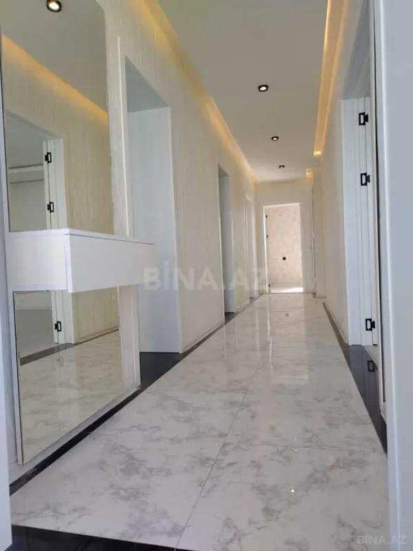 Satılır 5 otaqlı həyət evi 200 m²
