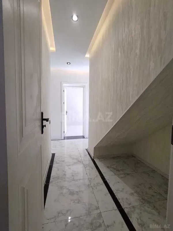 Satılır 5 otaqlı həyət evi 200 m²