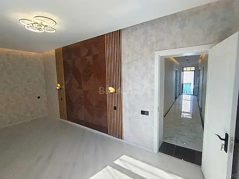 Satılır 5 otaqlı həyət evi 200 m²