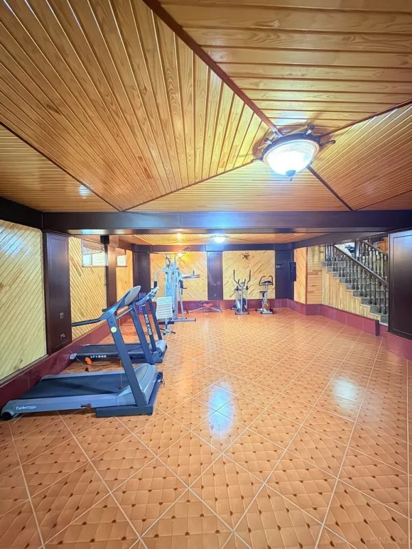 Kirayə verilir 5 otaqlı həyət evi 400 m²