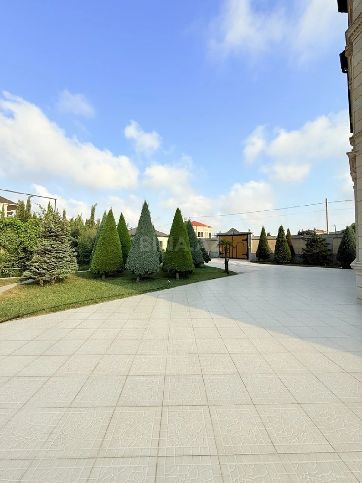 Kirayə verilir 5 otaqlı həyət evi 400 m²