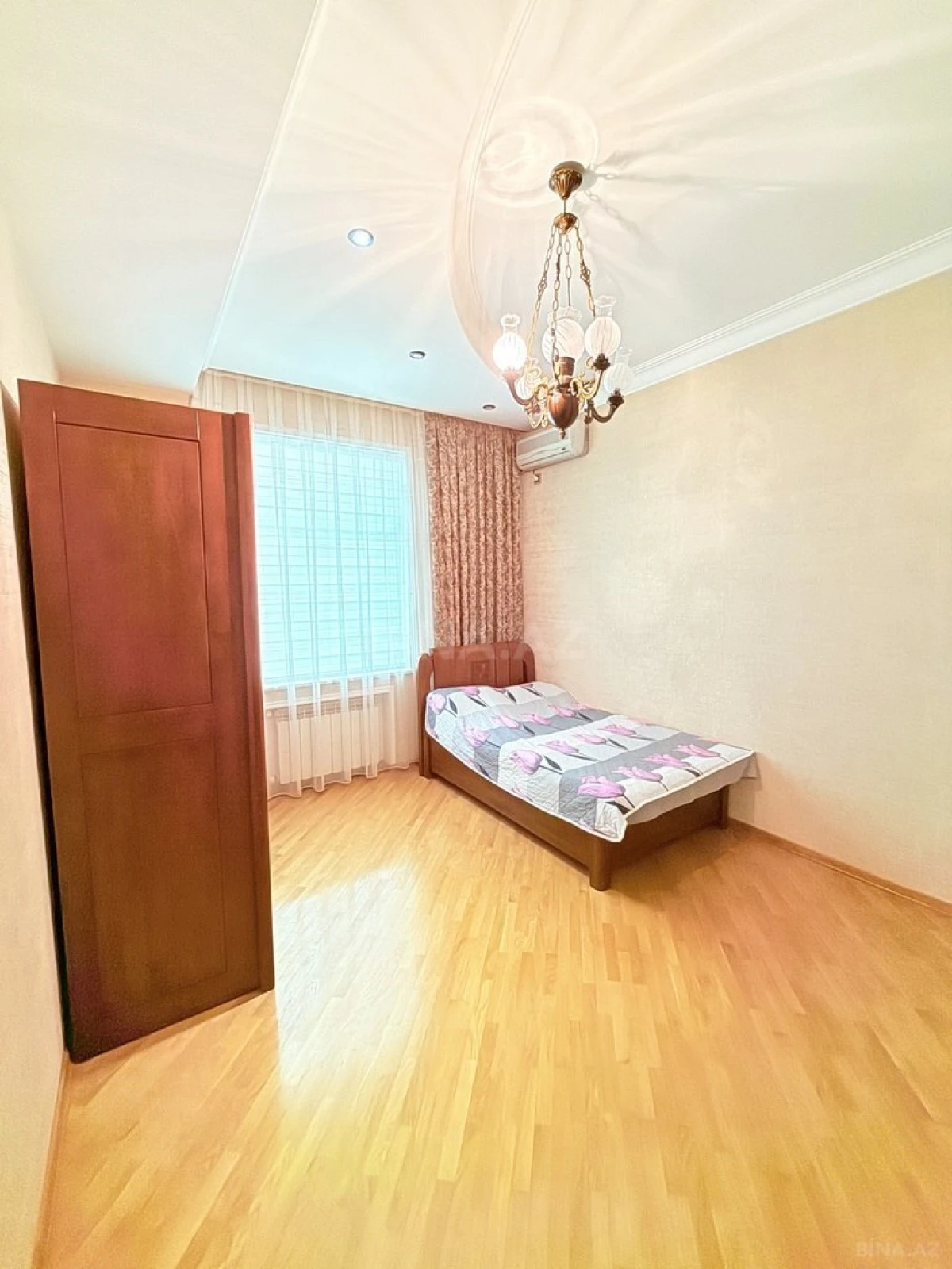 Kirayə verilir 5 otaqlı həyət evi 400 m²