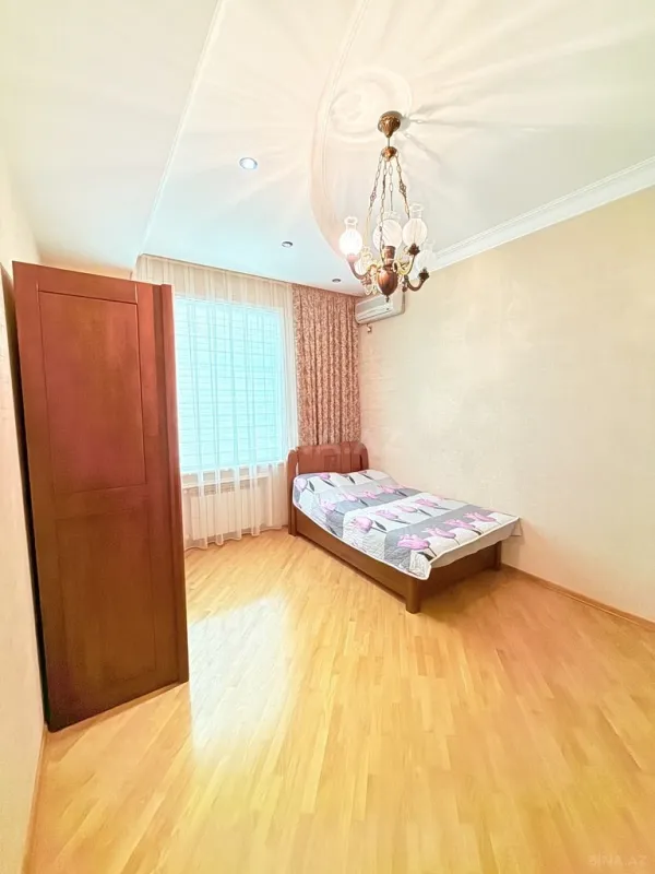 Kirayə verilir 5 otaqlı həyət evi 400 m²
