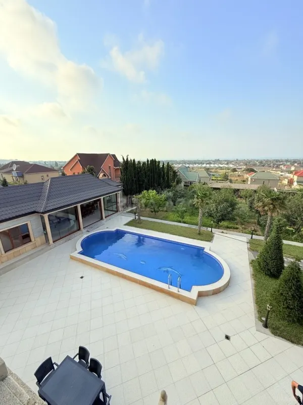 Kirayə verilir 5 otaqlı həyət evi 400 m²