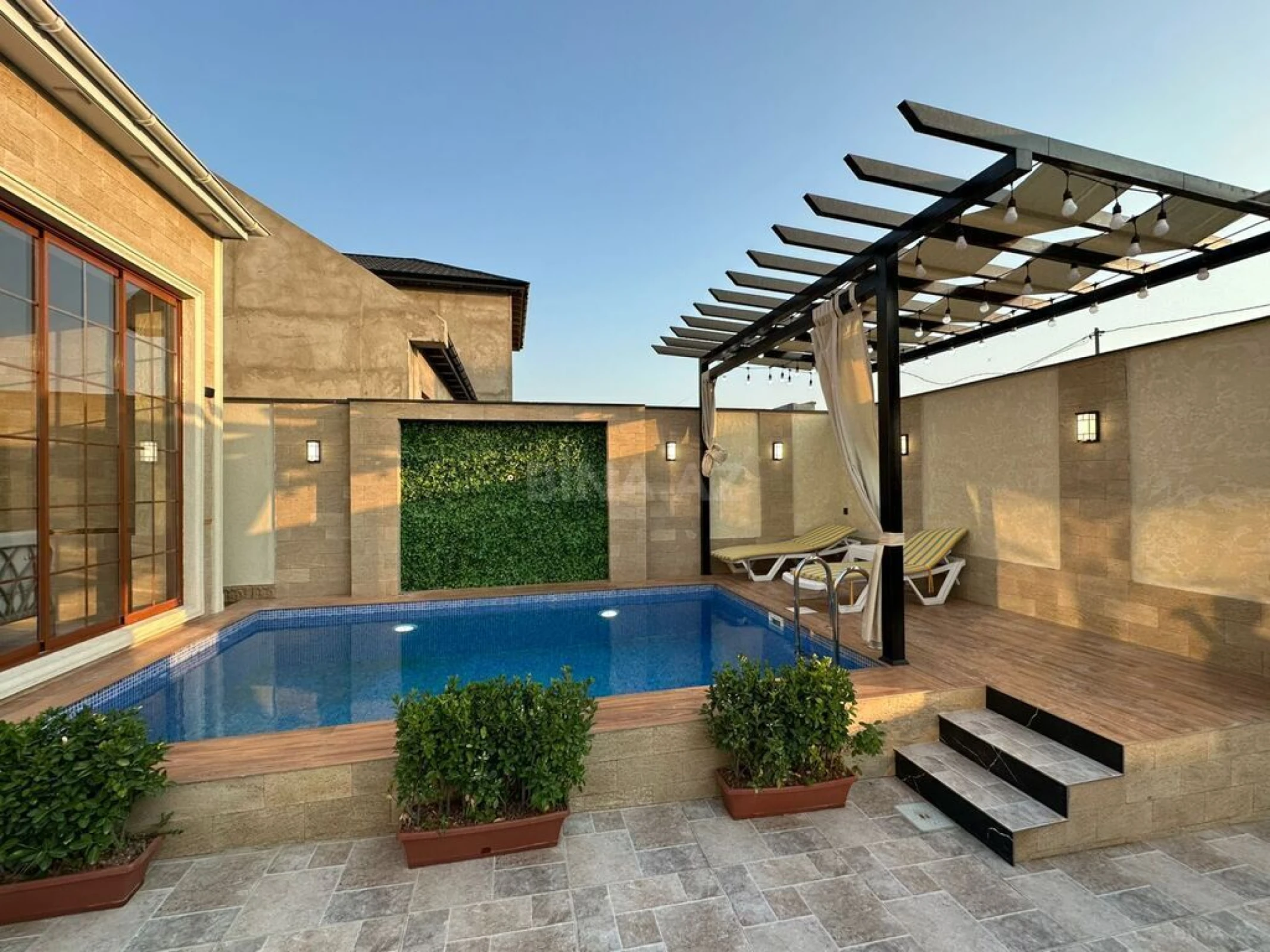 Satılır 4 otaqlı həyət evi 100 m²