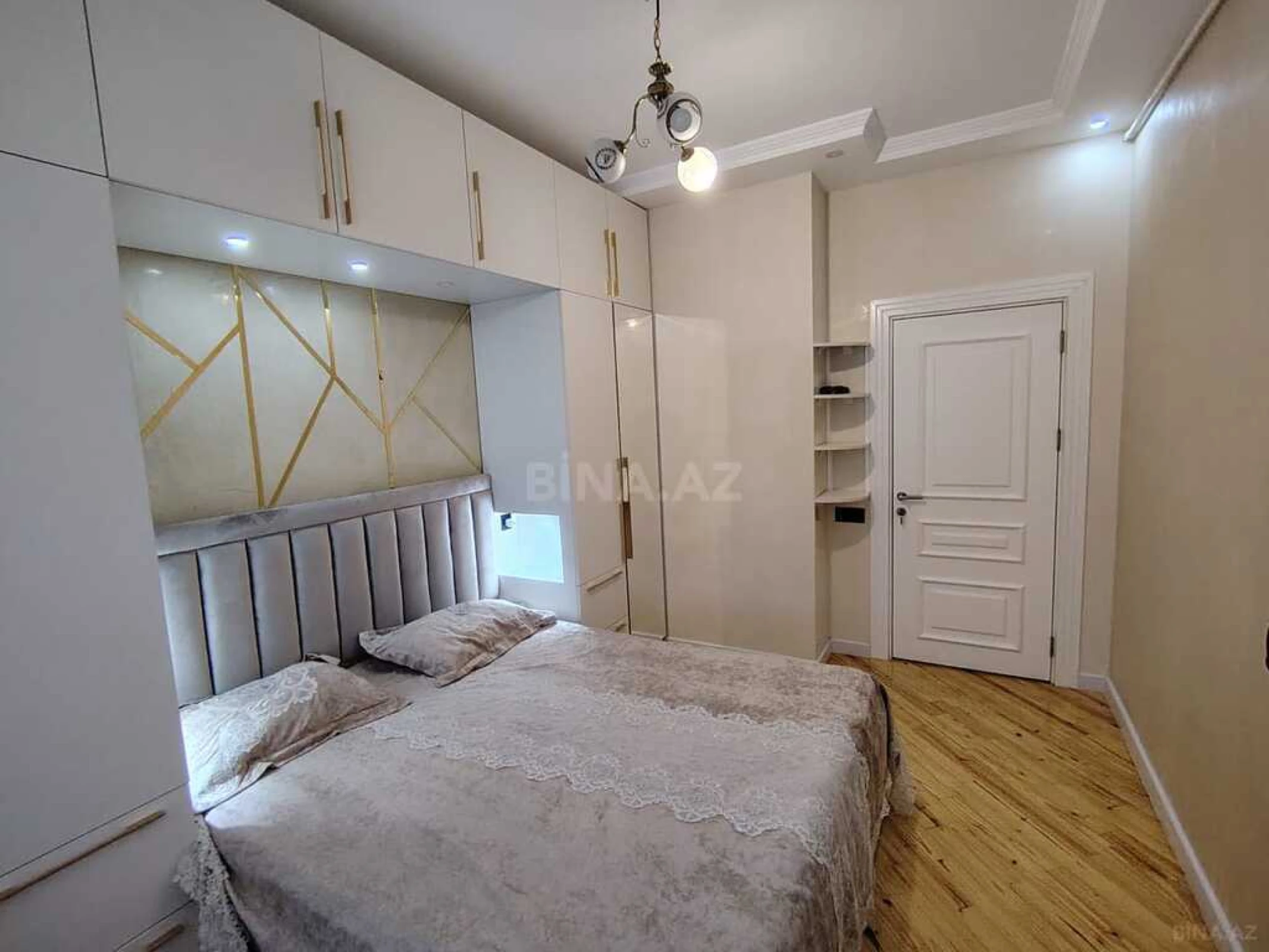 Satılır 2 otaqlı mənzil 55 m²