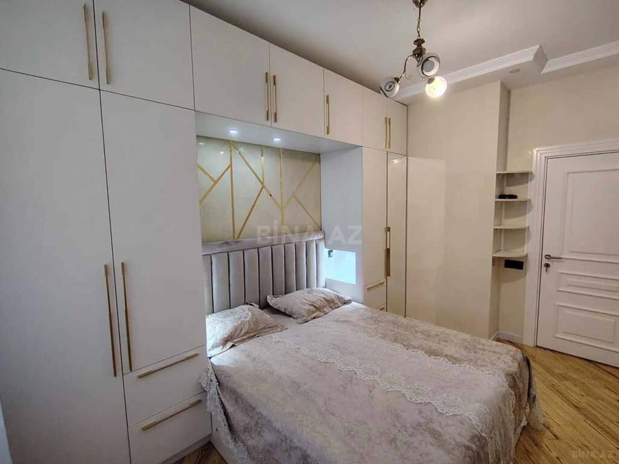 Satılır 2 otaqlı mənzil 55 m²