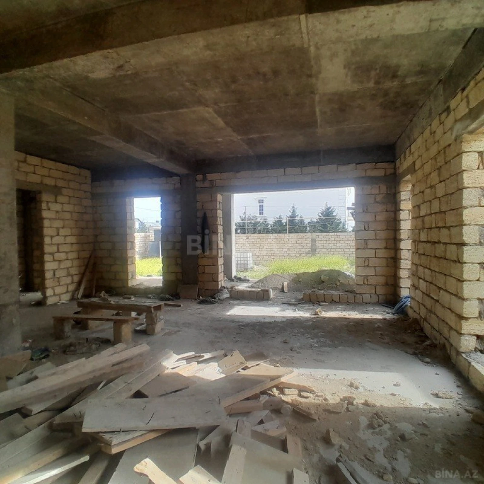 Satılır 6 otaqlı həyət evi 370 m²