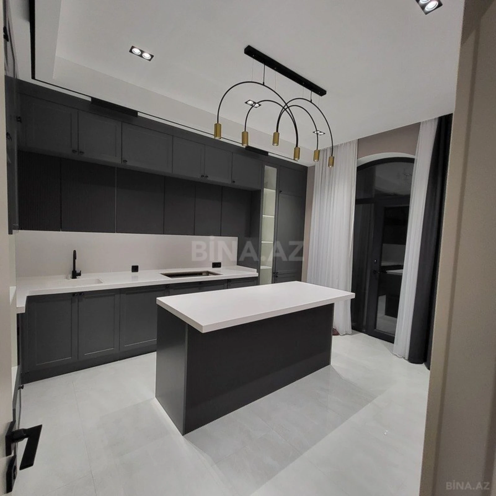 Satılır 4 otaqlı həyət evi 190 m²