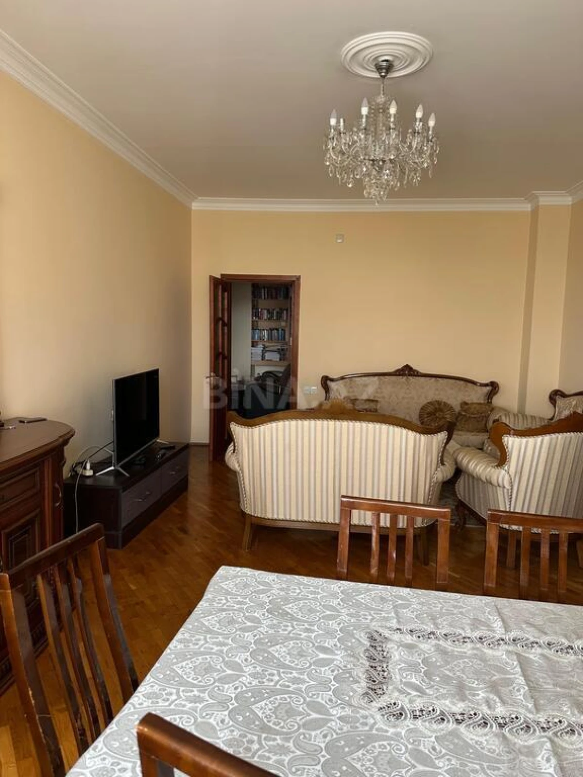 Satılır 3 otaqlı mənzil 125 m²