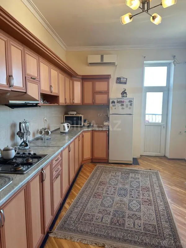 Satılır 3 otaqlı mənzil 125 m²