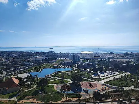 Satılır 3 otaqlı mənzil 157 m²