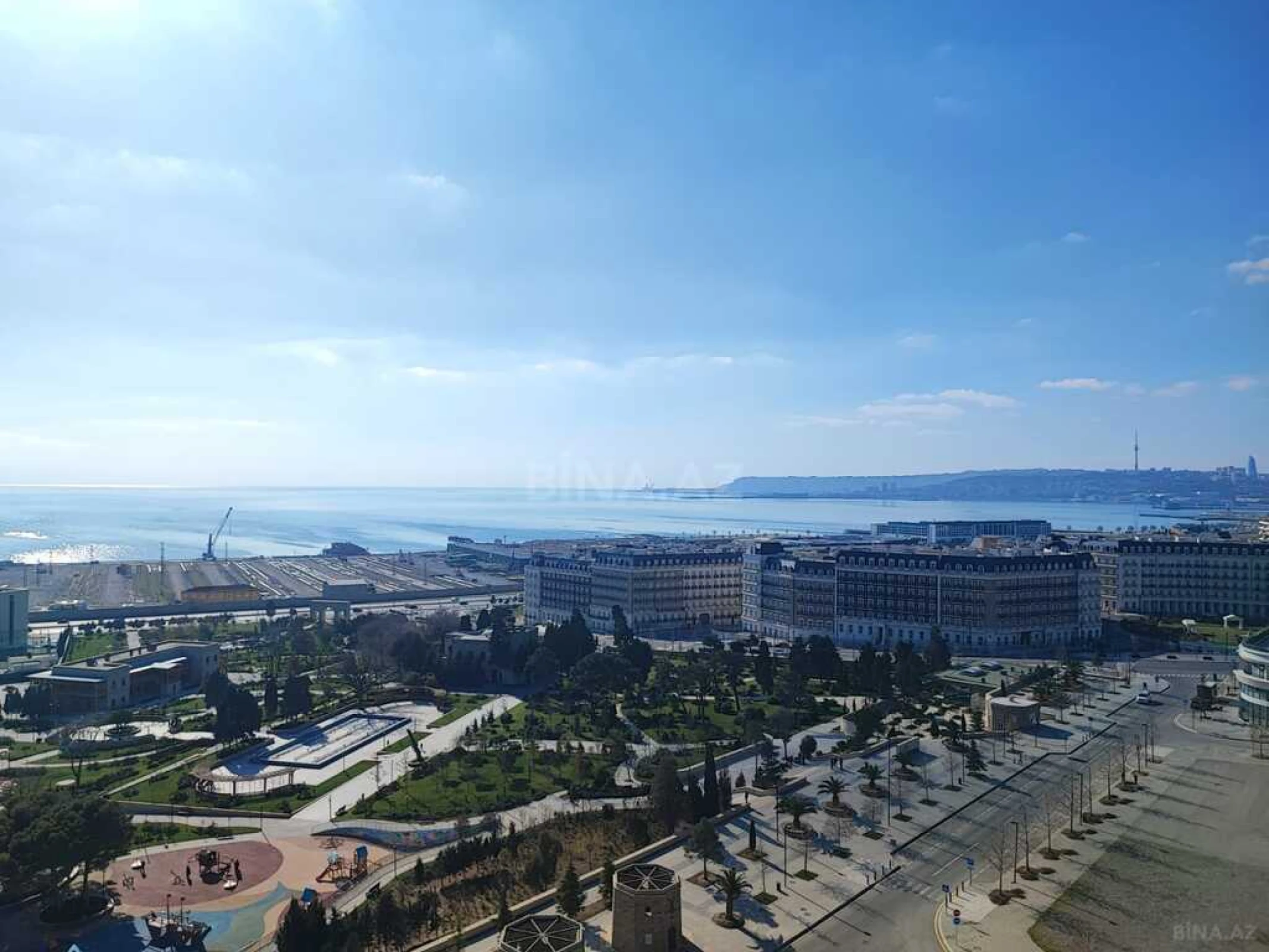 Satılır 3 otaqlı mənzil 157 m²