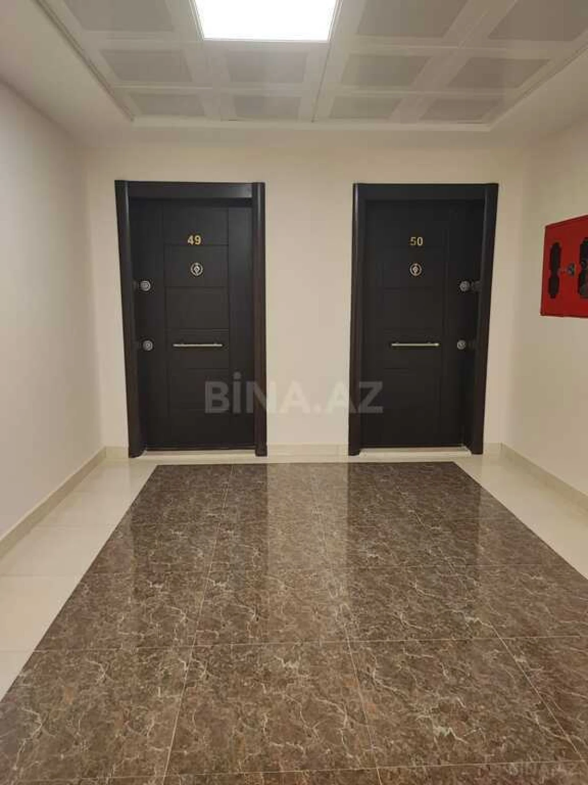 Satılır 3 otaqlı mənzil 157 m²