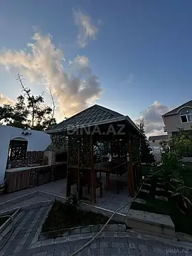 Satılır 8 otaqlı həyət evi 240 m²