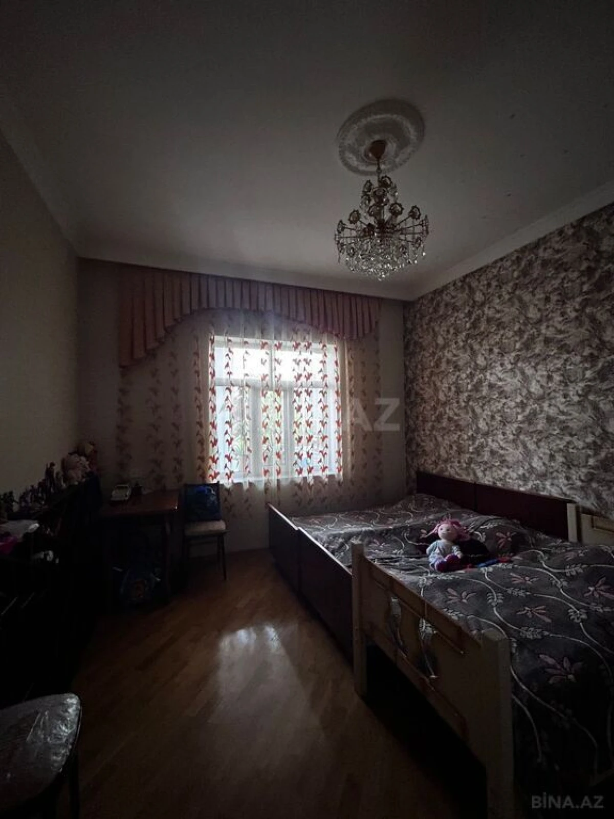 Satılır 8 otaqlı həyət evi 240 m²