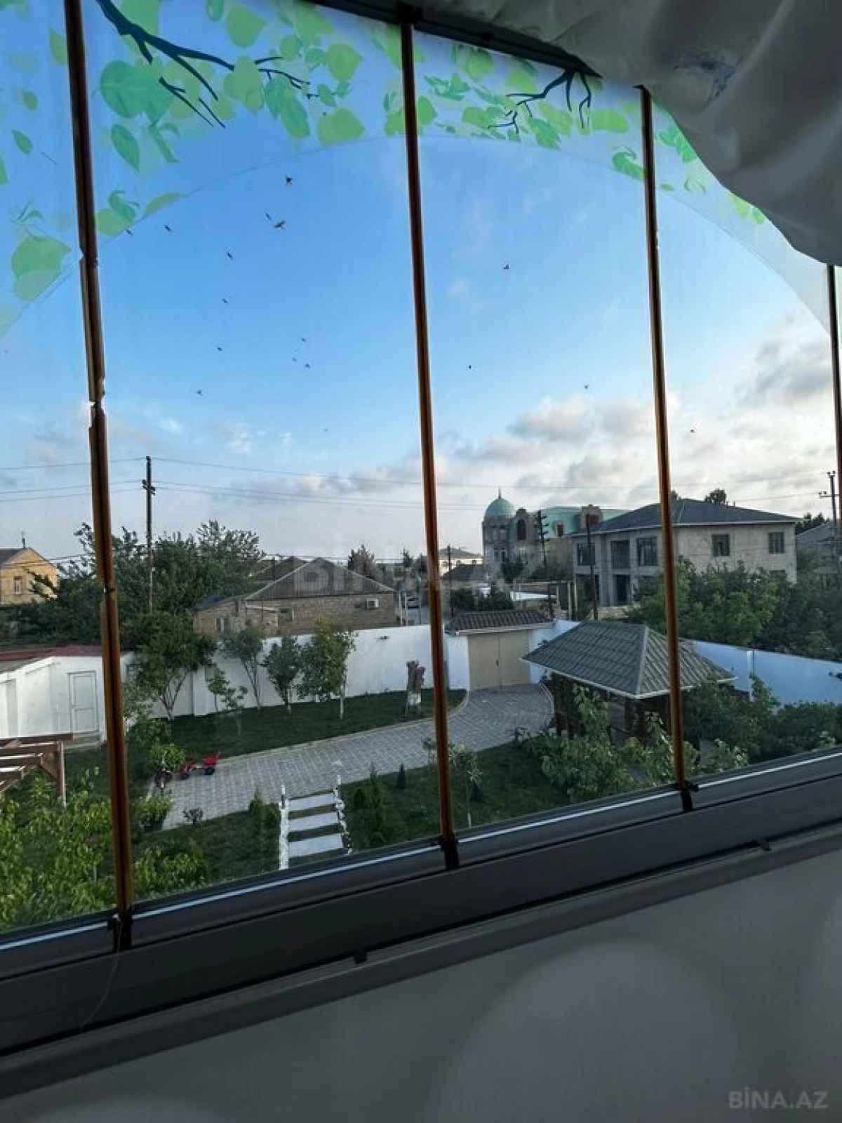 Satılır 8 otaqlı həyət evi 240 m²