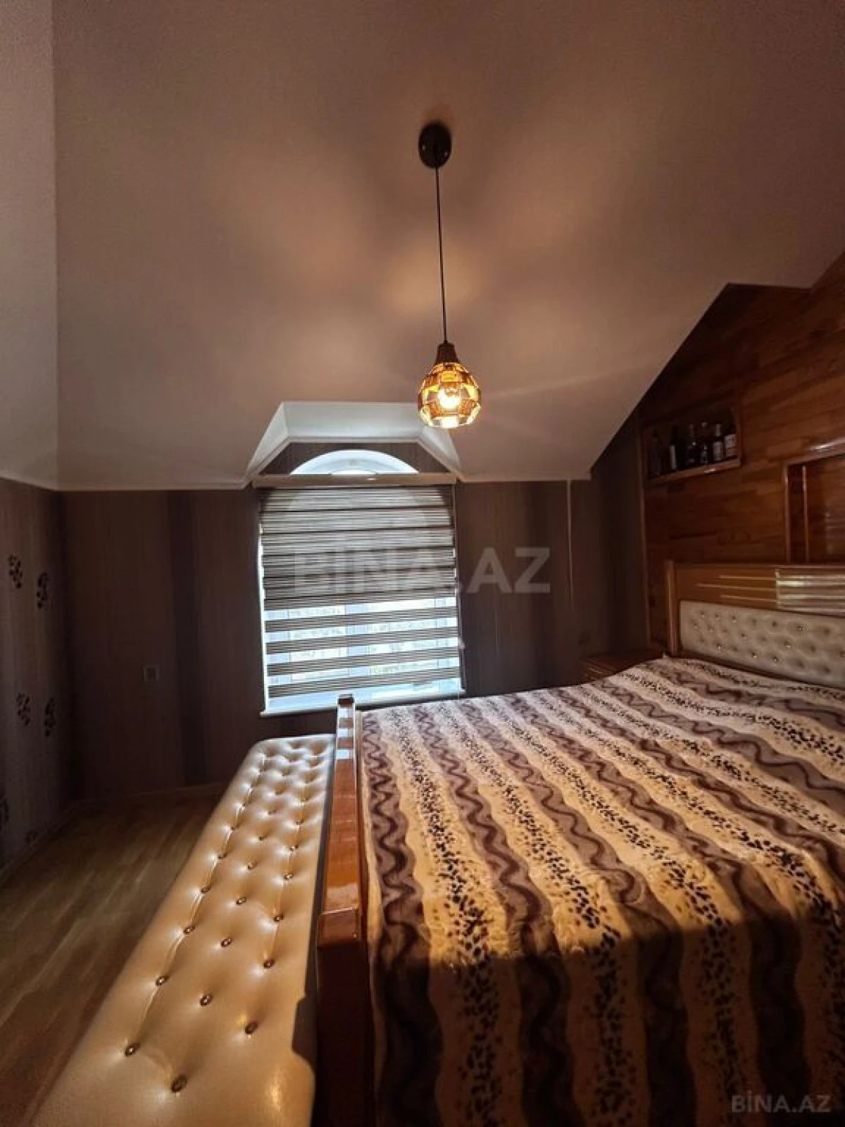 Satılır 8 otaqlı həyət evi 240 m²