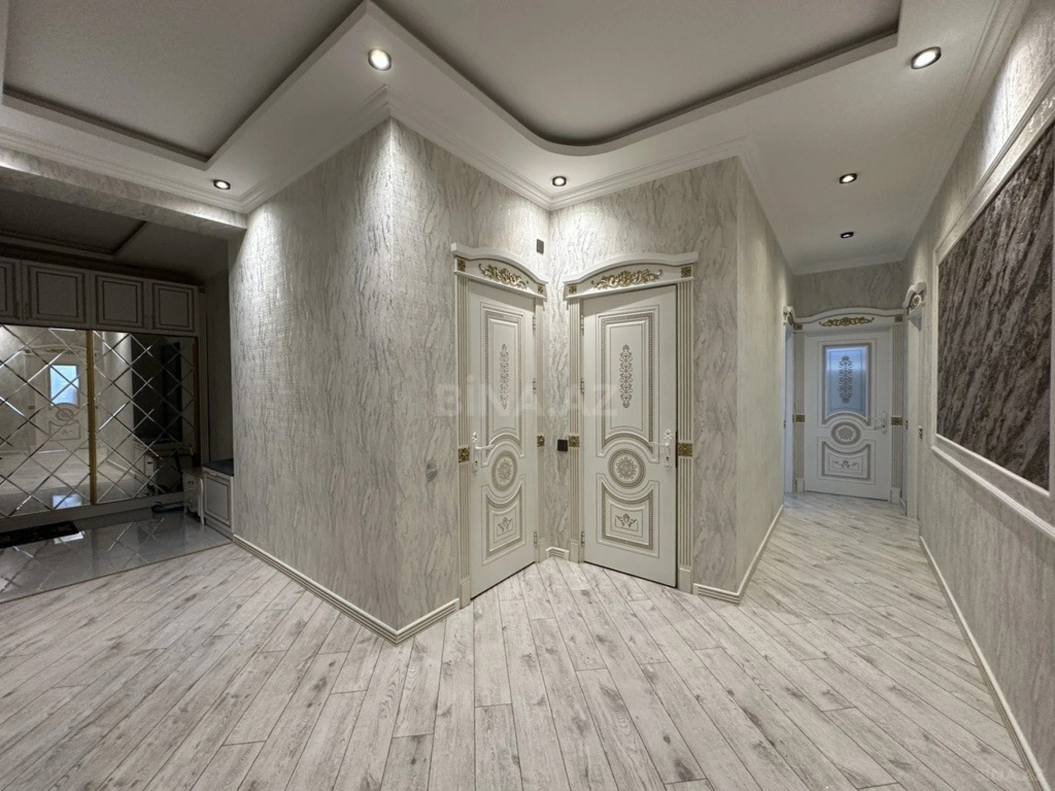 Satılır 3 otaqlı mənzil 110 m²