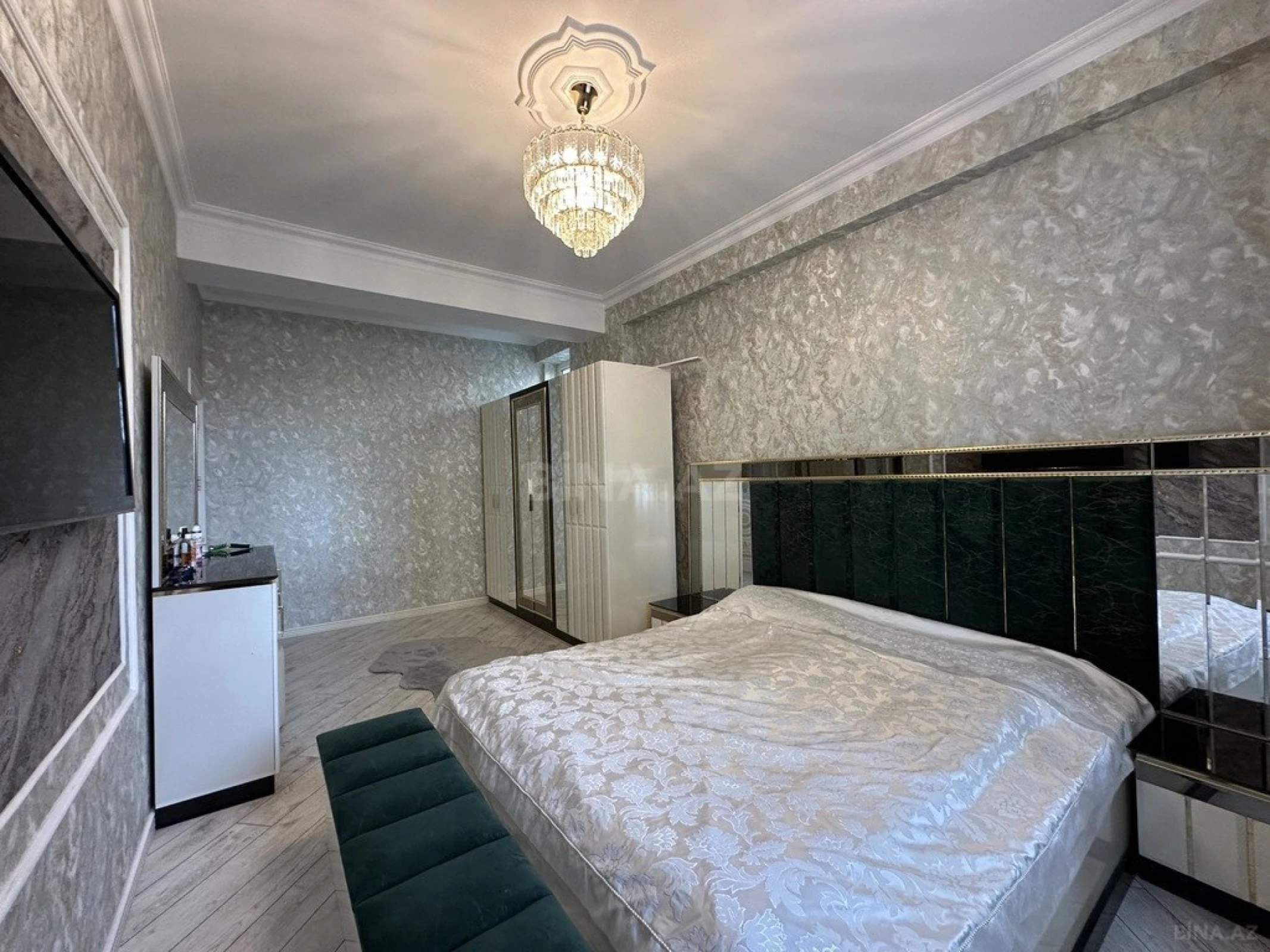 Satılır 3 otaqlı mənzil 110 m²