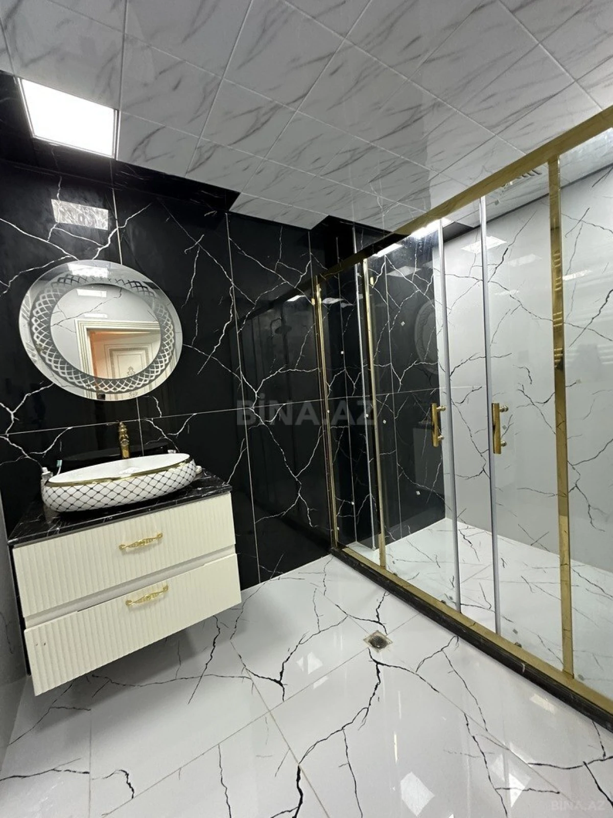 Satılır 3 otaqlı mənzil 110 m²