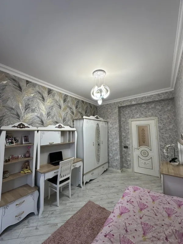 Satılır 3 otaqlı mənzil 110 m²