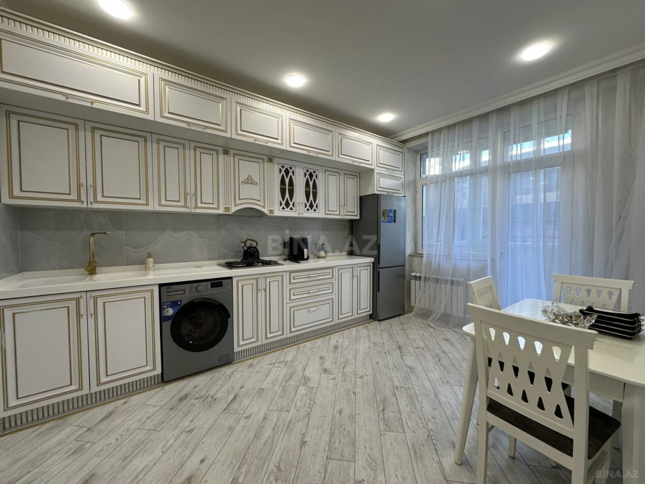 Satılır 3 otaqlı mənzil 110 m²