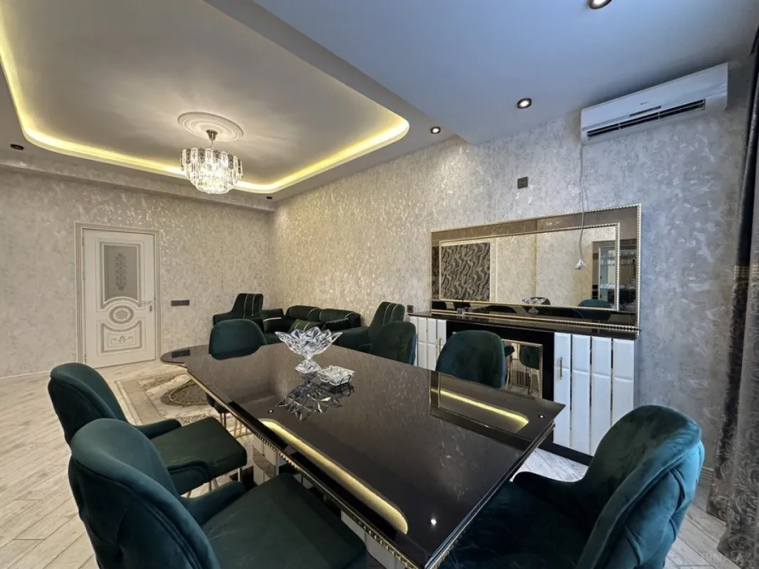 Satılır 3 otaqlı mənzil 110 m²
