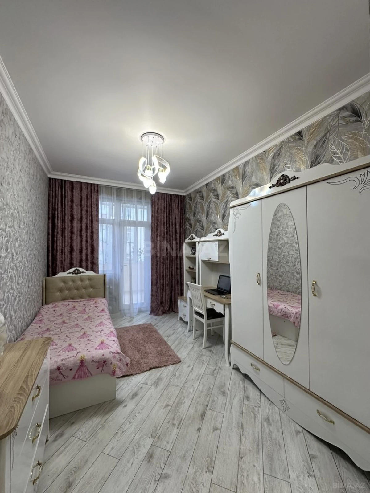 Satılır 3 otaqlı mənzil 110 m²