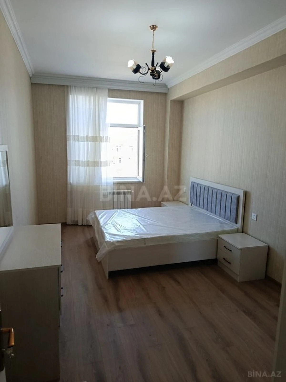 Kirayə verilir 4 otaqlı mənzil 115 m²