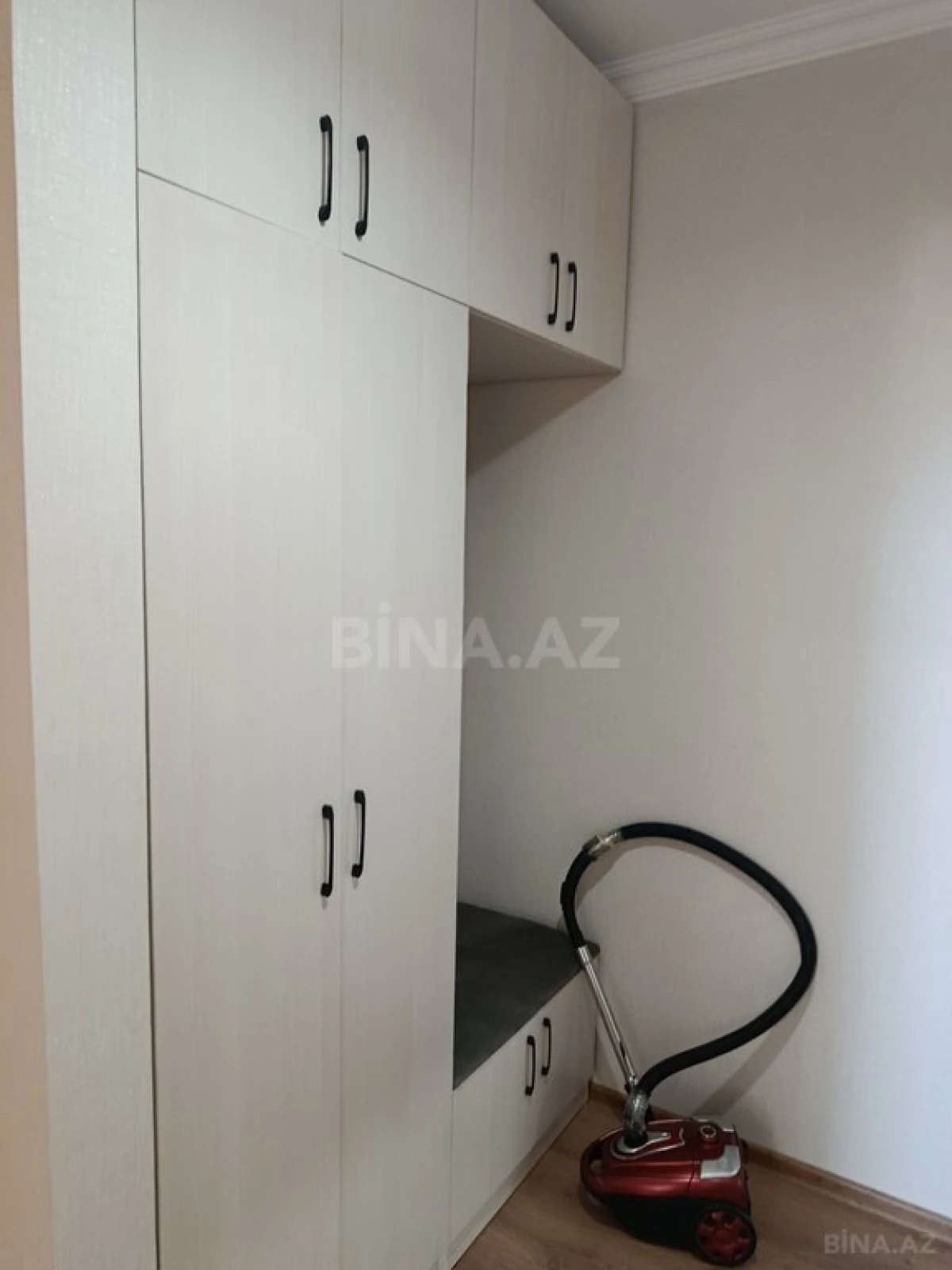 Kirayə verilir 4 otaqlı mənzil 115 m²
