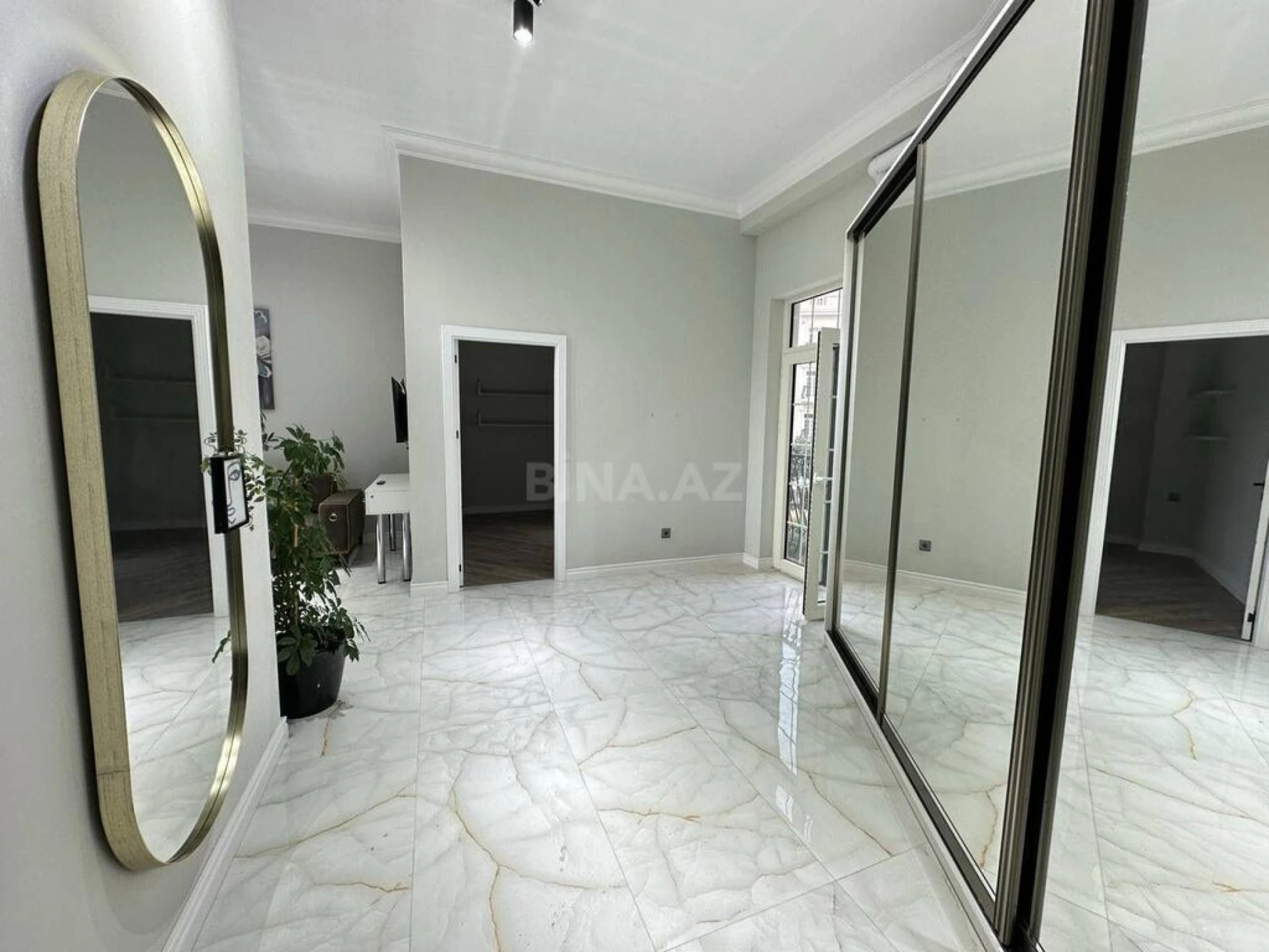 Kirayə verilir 2 otaqlı mənzil 60 m²